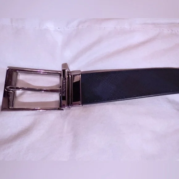 Burberry Reversible Leather Men's Belt - Picture 4 of 6